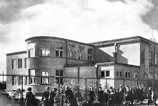 Szkoła przy ul. Gościniec ok. 1936