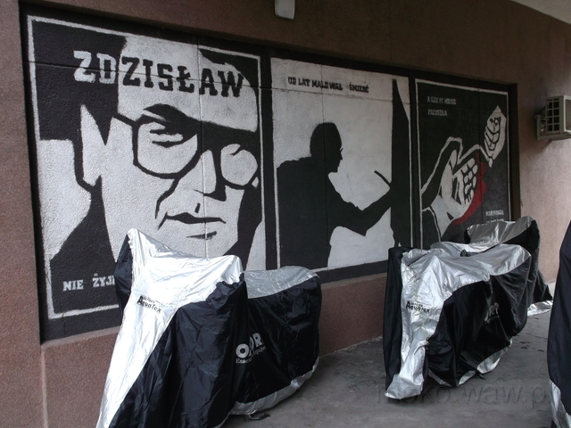 Sonaty 6 - mural pamięci Zdzisława Beksińskiego