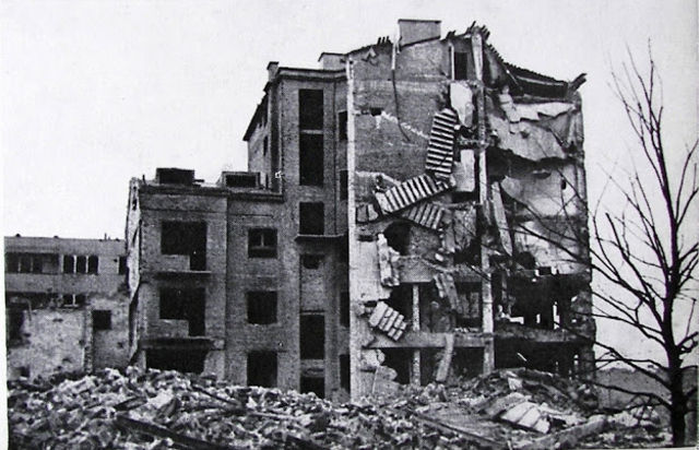 Puławska 30, 1945