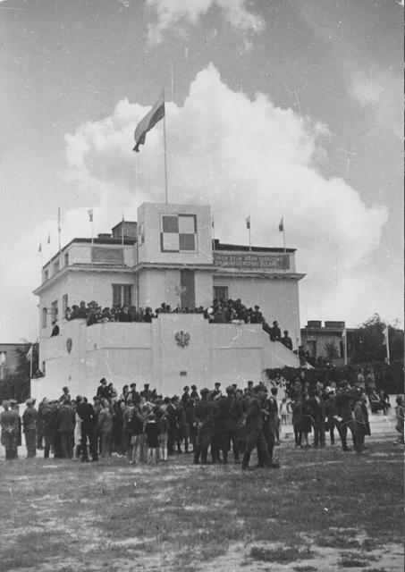 Lotnisko Mokotów, Miłobędzka, 1945