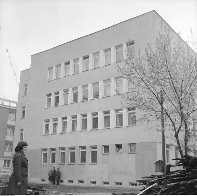 Falęcka 10, 1974